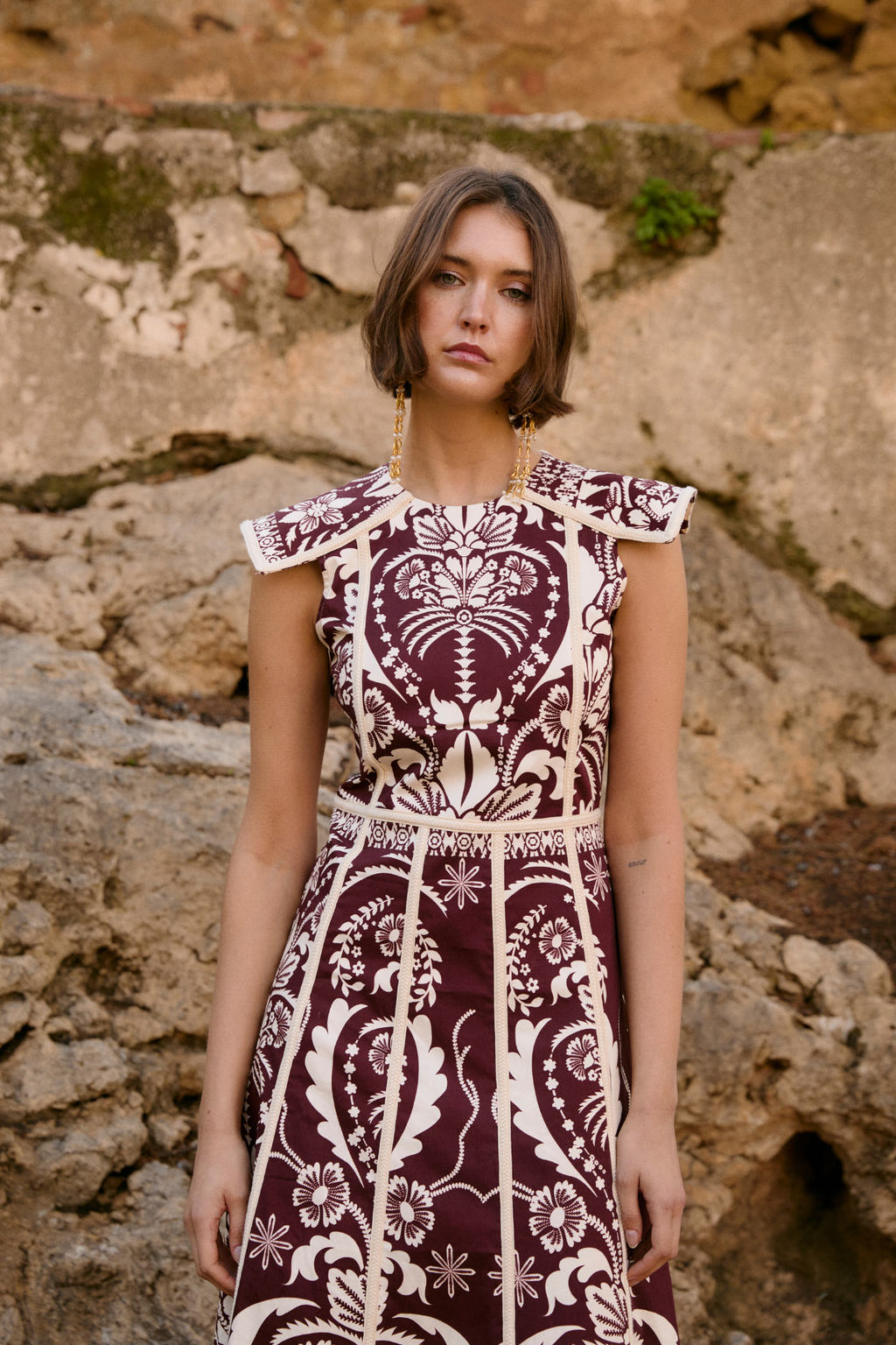 Vestido Christian Italia color burdeos