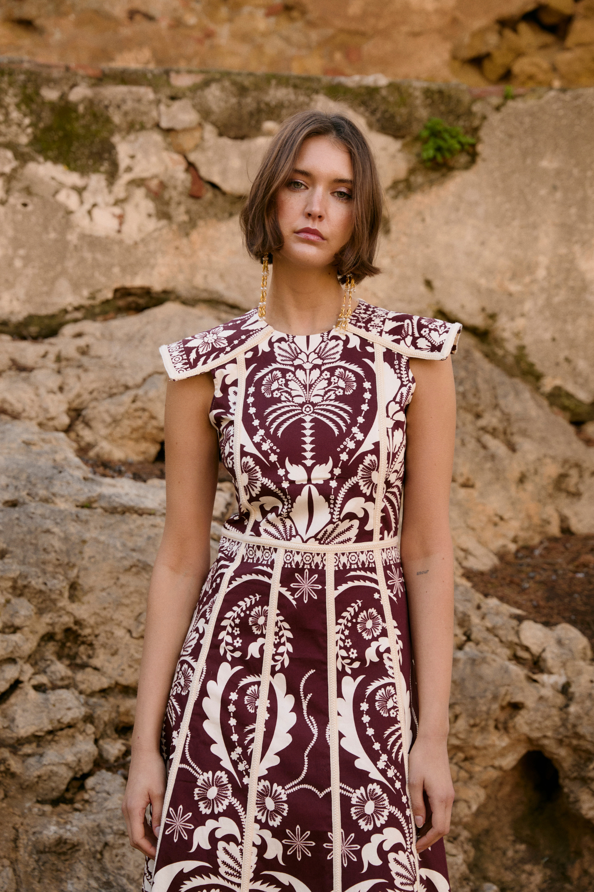 Vestido Christian Italia color burdeos