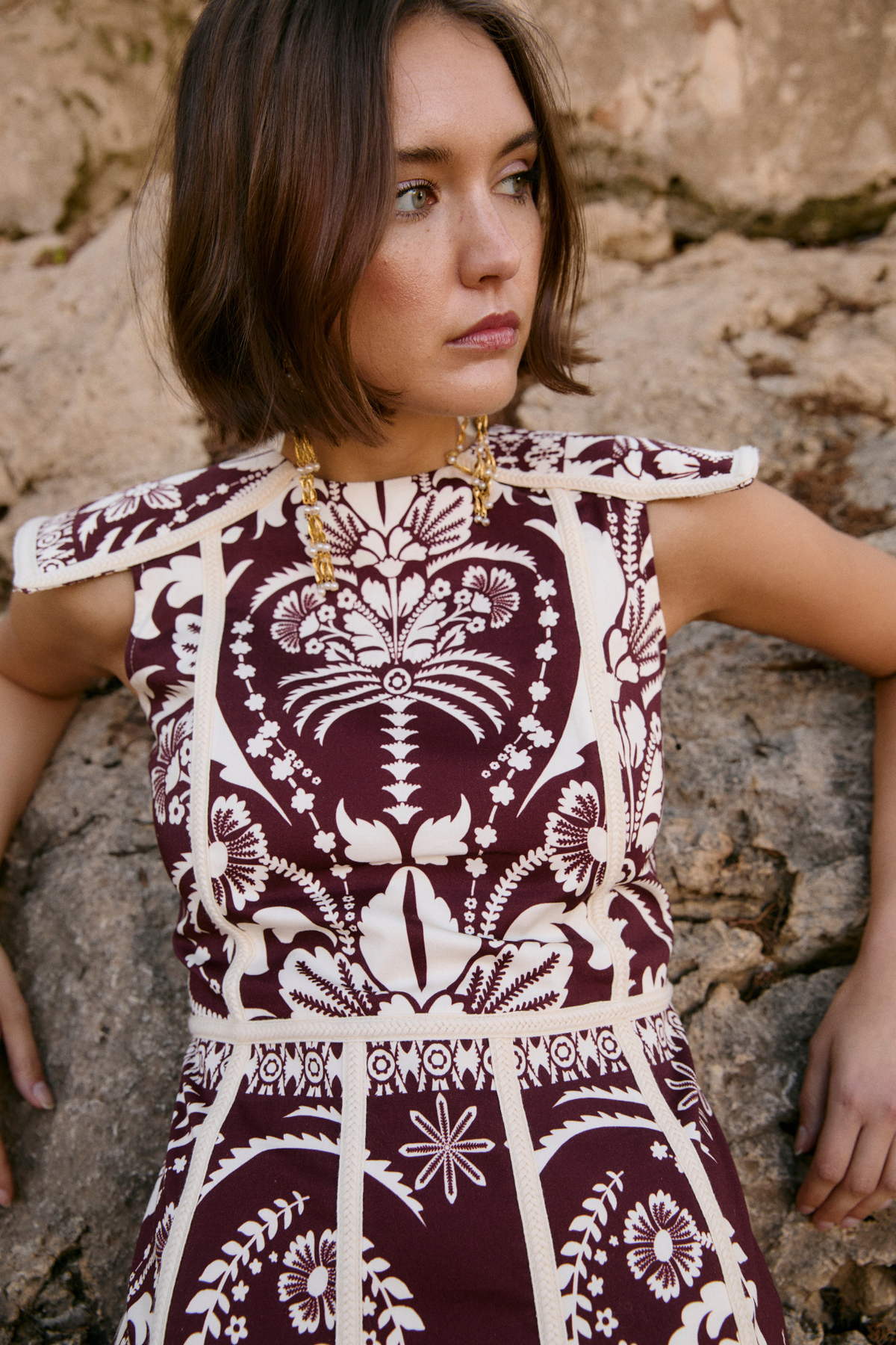 Vestido Christian Italia color burdeos
