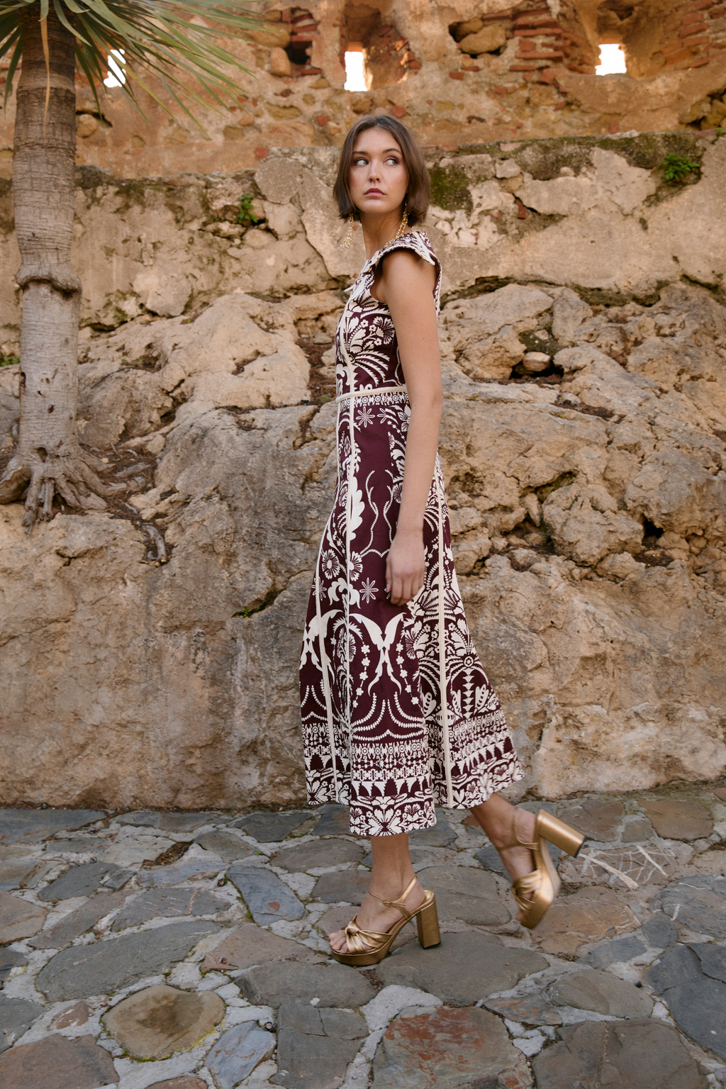 Vestido Christian Italia color burdeos