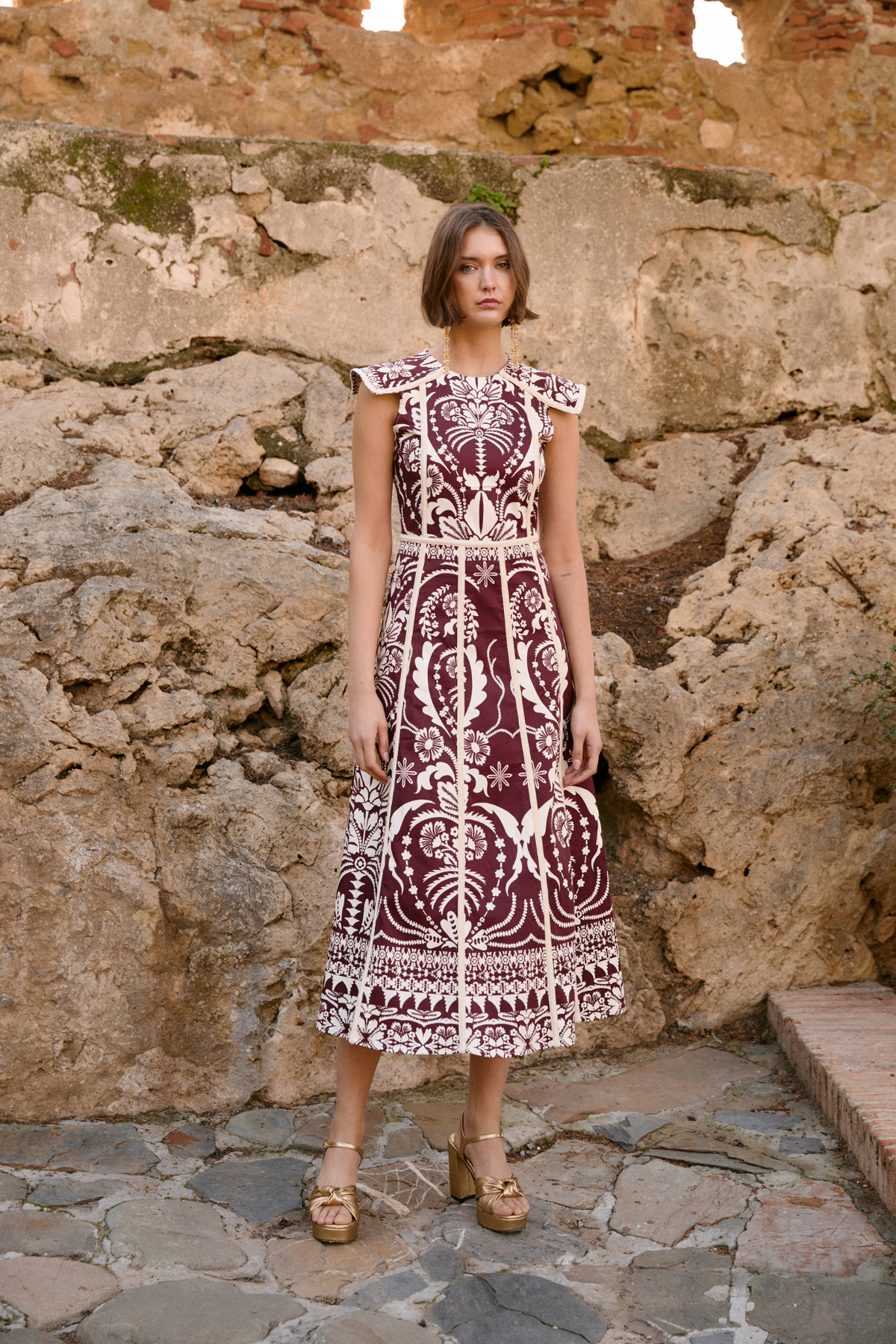 Vestido Christian Italia color burdeos