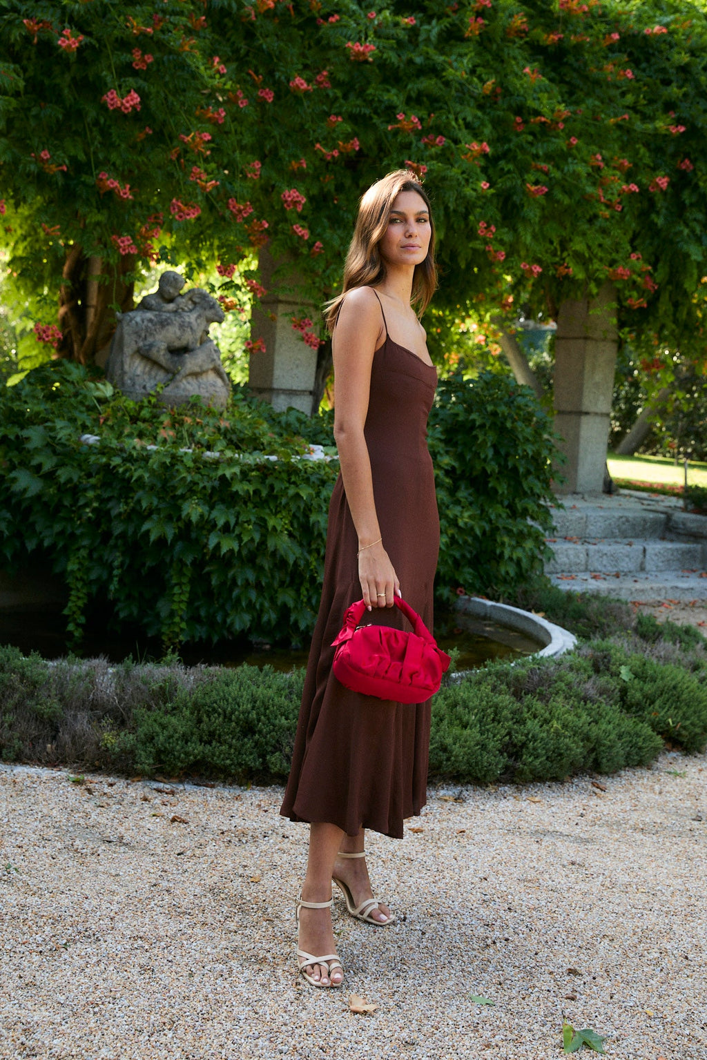 Vestido Sirin de crepé marrón