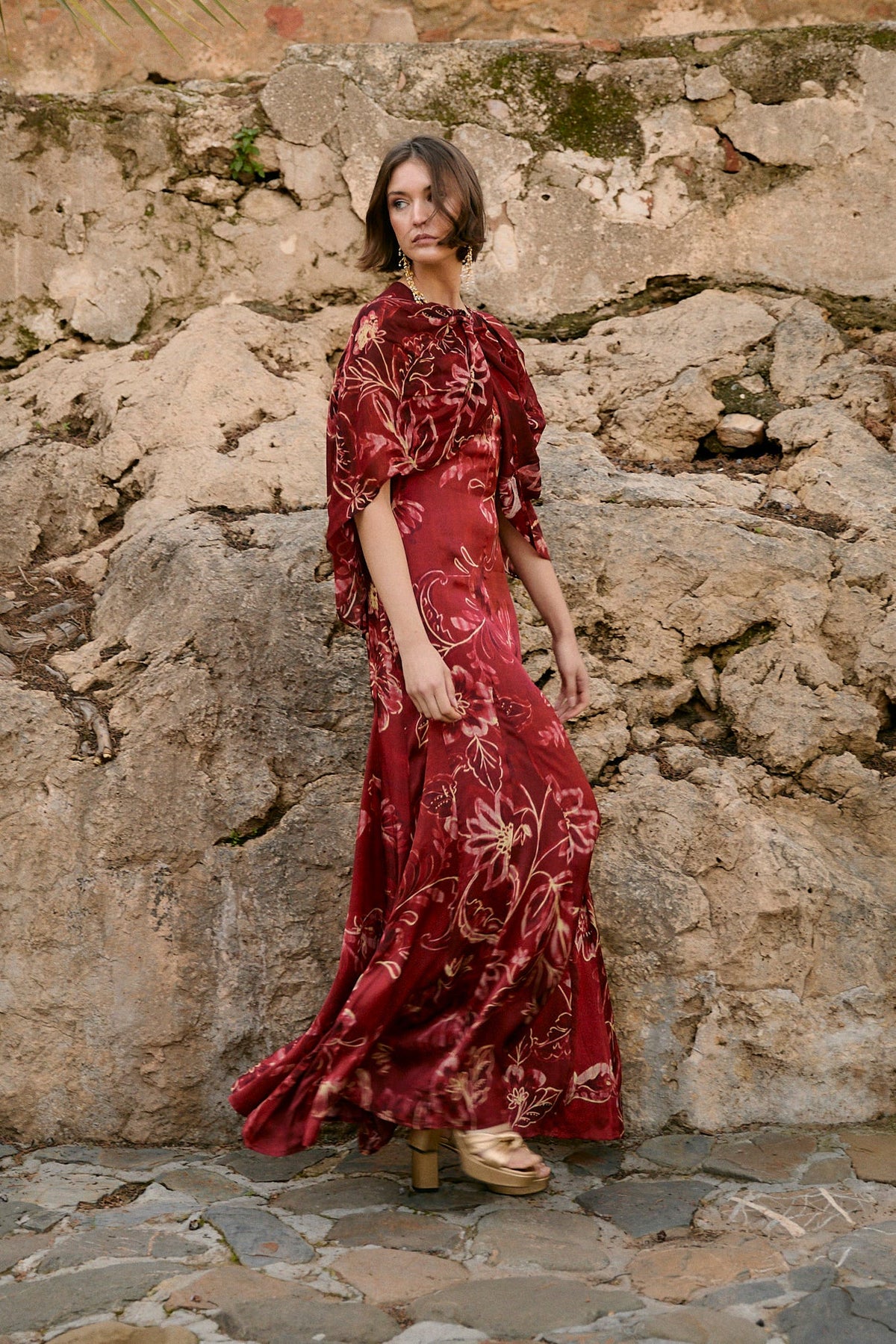 Vestido Corintia Peonía Carmín