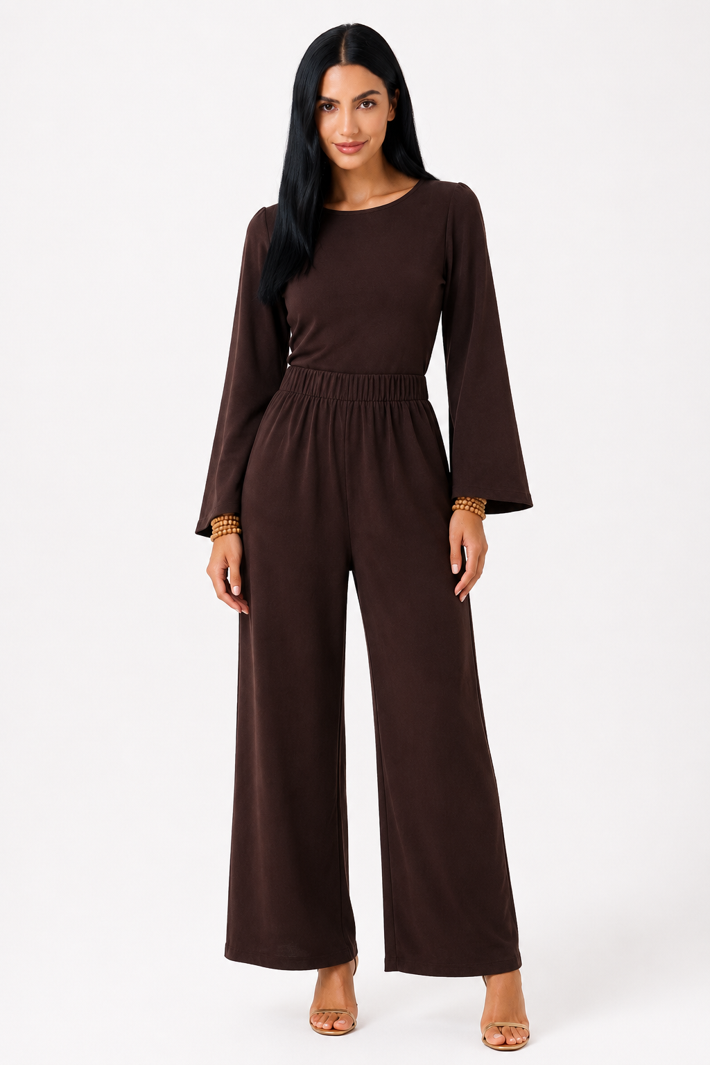 Conjunto marrón de blusa y pantalón ancho