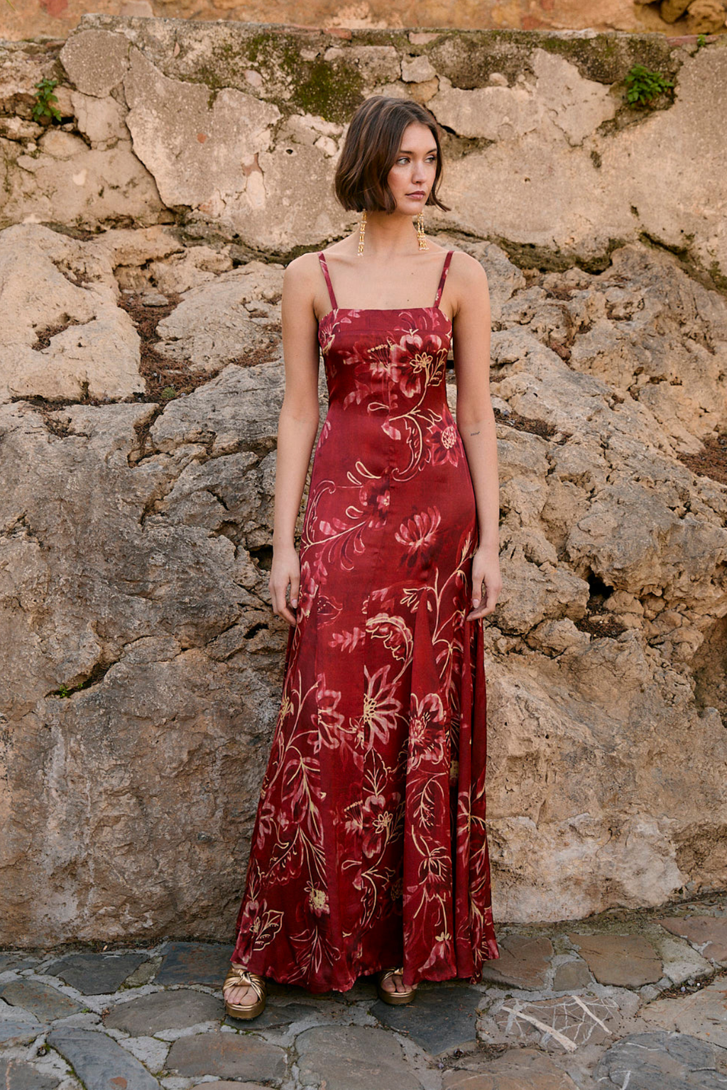 Vestido Corintia Peonía Carmín
